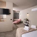 Apartment Apertura Minima Living Space Next To Sea