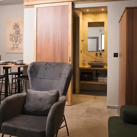 Apertura Minima Living Space Next To Sea *